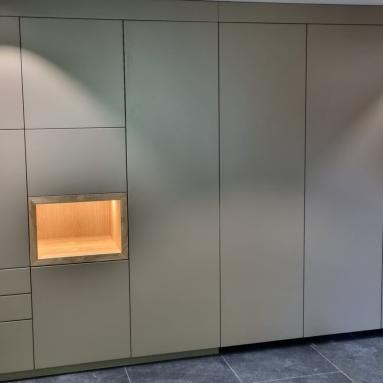 Dressing laqué mat niche en chêne + portes push-pull